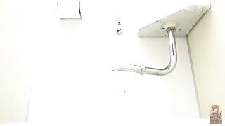 Young blonde and brunette Asian girls caught pooping