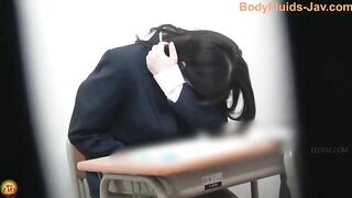 Yummy pooping gal and hot poop