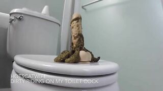 Big booty lady bouncing on thick dildo