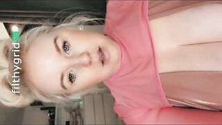 BBW Kacey drop shits in toilet