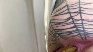 Fat ass milf shitting