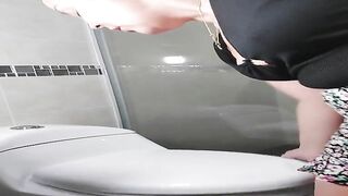 Hot redhead bitch pooping and masturbating