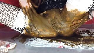 Kinky milf masturbating with her shit