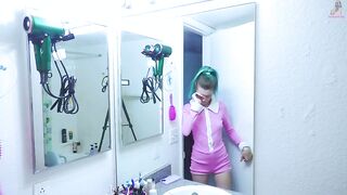 Teen Brushes Her Teeth With Shit