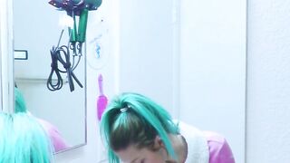Teen Brushes Her Teeth With Shit