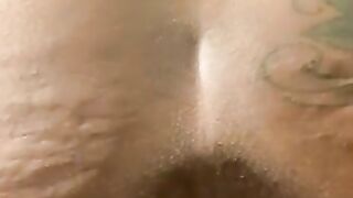 Chubby saggy ass lady shitting