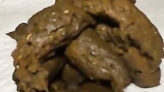 Naked big booty lady shitting