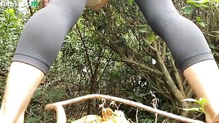 Kinky big booty lady shits in the forest