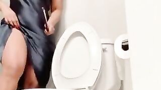 Gorgeous huge ass milf tease and shit