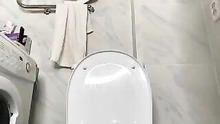 Shitting while doing the laundries