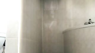 Big booty lovely lady shitting