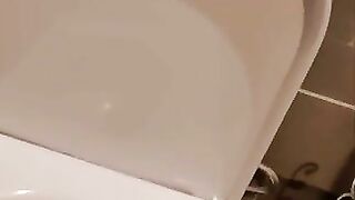 Big horny booty lady poop teasing