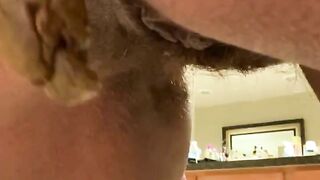 Quick ebony gal dump in toilet