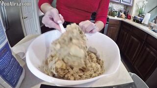 Yummy babe ships on her cupcakes