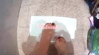 Beautiful big booty gal poops in the toilet