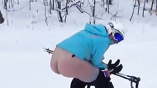 Amateur girl Ski poop