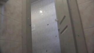 Fat pussy lady caught pissing