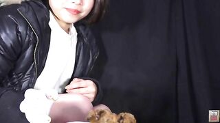 Pretty face and beautiful poop