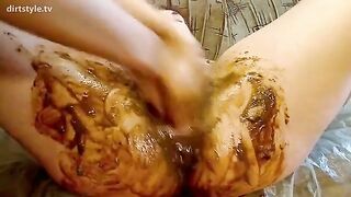 Lusty naked wife ass smearing and masturbating