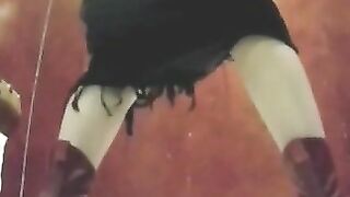 Class solo Asian pisser