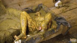 Cozy Corner with cowshit and smearing