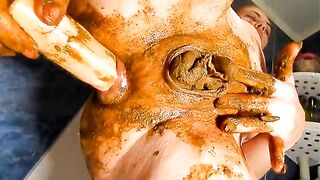 Rubbing shit while ass toying
