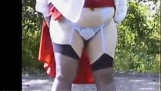 Lady piss in the forest