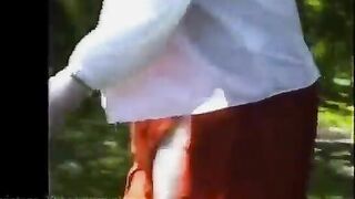 Lady piss in the forest