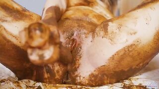 Huge dildo and messy shit play