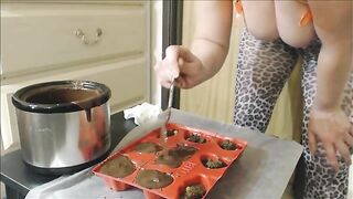 Big boobs slut playing with her shit