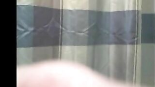 Amateur lady piss in her jeans