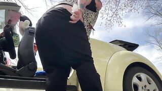 Chubby ass lady peeing in a day time