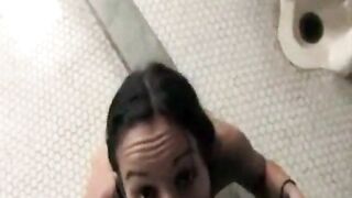 Piss sucking babe Amber