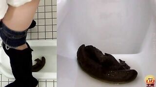 Cute lovely Japanese chick caught pooping