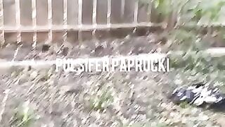 Shitting while hanging on the tree