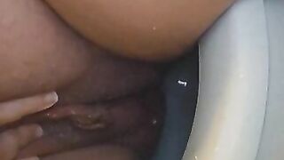Beautiful huge boobs babe shitting closeup