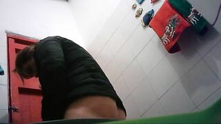 Super sexy amateur pussy pissing