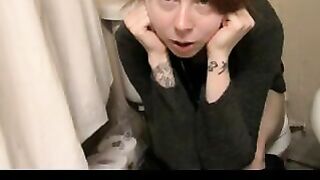 Amateur redhead girl pooping
