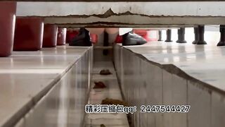 Beautiful women poops in the toilet- Voyeur