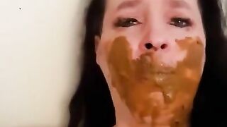 Chubby girl scat swallow closeup