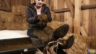 City Girl Emily Manure Spa Solo Teaser