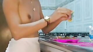 Cute amateur brunette poops in the kicthen