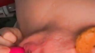 Cumming from vibrator while shitting