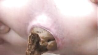 Girl with stunning booty shits outdoor