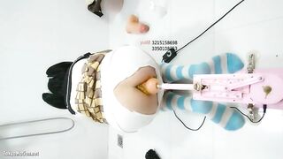 Leaky Asian Bum And Dildo