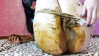 Slut smearing heavy shit