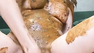 Amateur horny chick smearing shit in closeup
