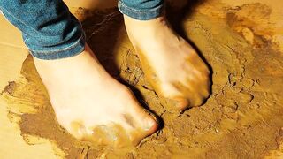 Very shitty nylon feet