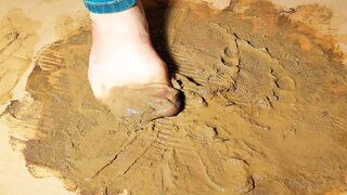 Very shitty nylon feet