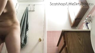 Bubble butt babe dropping shit while standing